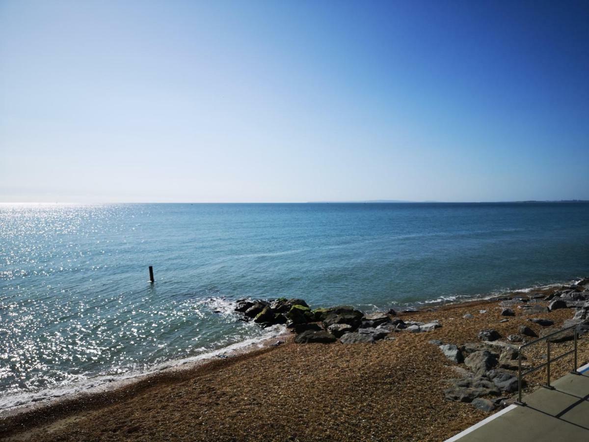 Villa Pebble Bay Retreat Milford on Sea Exterior foto